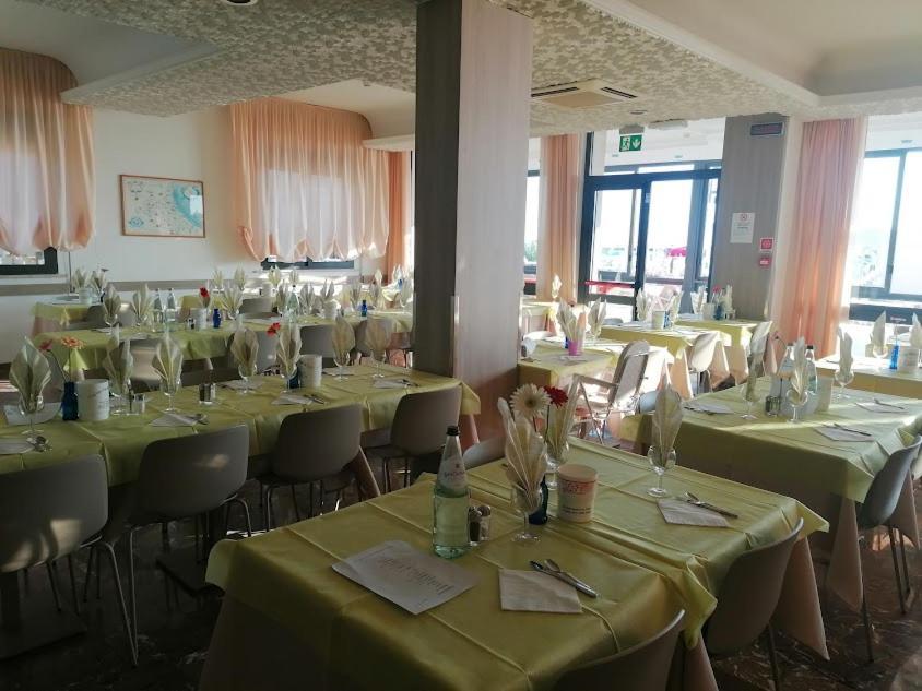 Hotel Silvana Bellaria-Igea Marina Exterior foto